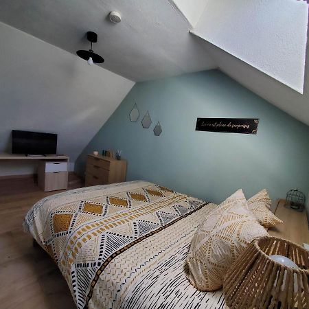 Studio Grand Lit 160 Tout Equipe Wifi Льо Крезо Екстериор снимка
